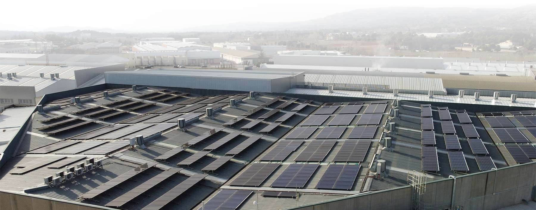 Placas solares en la fábrica de Plastic Forte